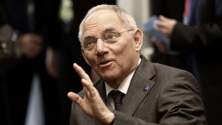 Σόιμπλε: Βελτιωμένη η οικονομική κατάσταση στην Ελλάδα