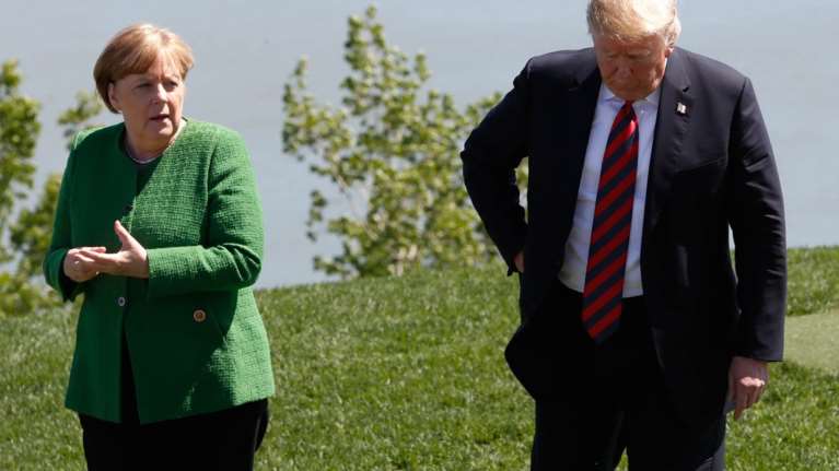 Νέα φραστικά πυρά Τραμπ εναντίον των συμμάχων των ΗΠΑ