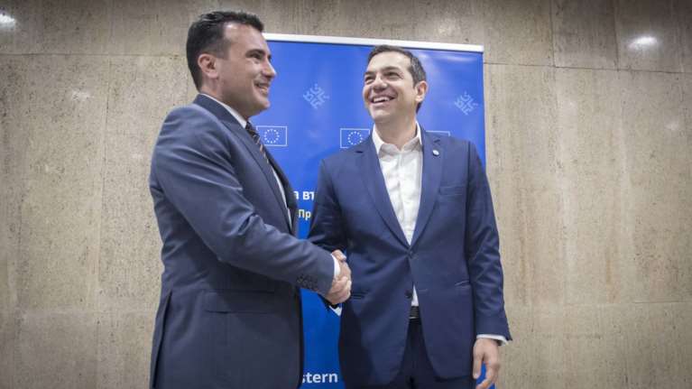 Η ώρα της κρίσης έφτασε: Αντίστροφη μέτρηση για το Σκoπιανό