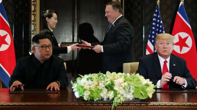 Ιστορική συμφωνία Τραμπ-Κιμ για την αποπυρηνικοποίηση της Β. Κορέας