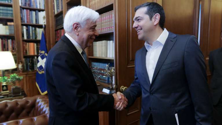 Σκοπιανό: Ολοκληρώθηκε το νέο τηλεφώνημα - Στον ΠτΔ ο Αλέξης Τσίπρας