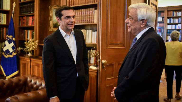 Τσίπρας σε ΠτΔ: Έχουμε συμφωνία - Βόρεια Μακεδονία το όνομα