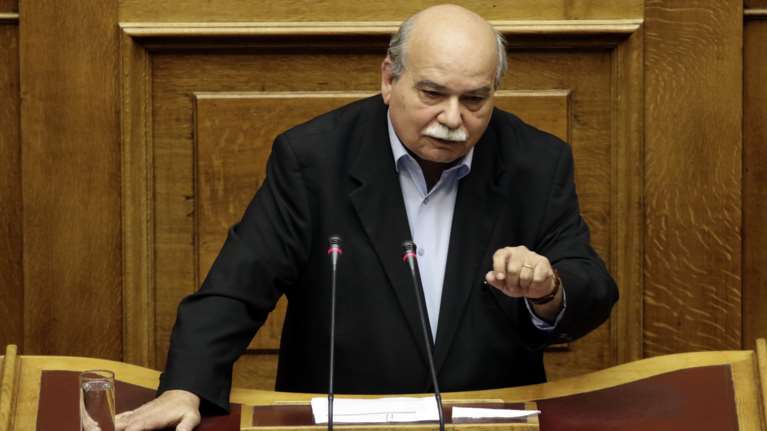 «Συνταγματικά μετέωρο ότι δεν έχουμε νομιμοποίηση»