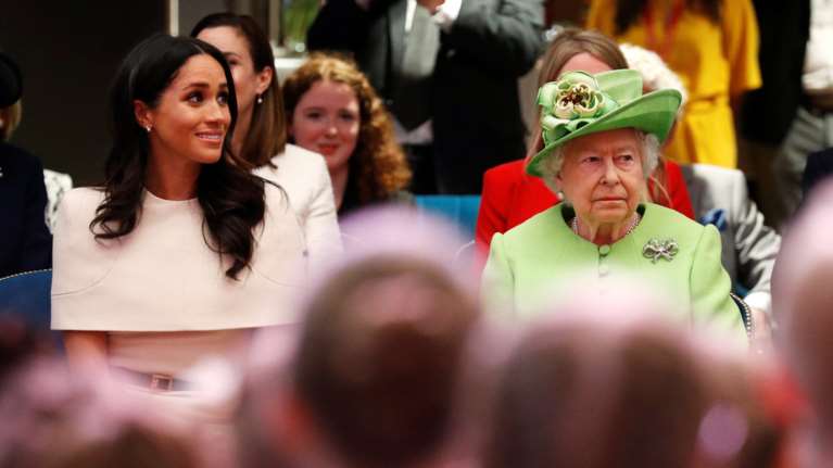 H πρώτη γκάφα της αμήχανης Μέγκαν που έφερε τη βασίλισσα σε δύσκολη θέση