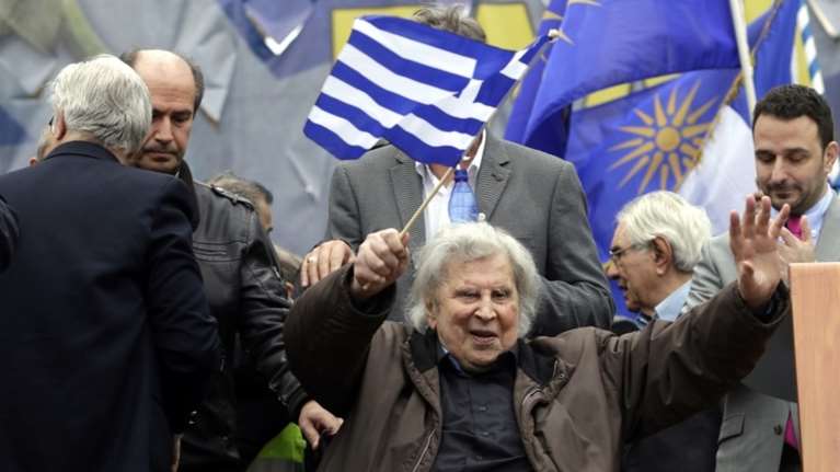 Μίκης σε Τσίπρα:  Σου υπενθυμίζω ότι θα πρέπει να ανησυχείς