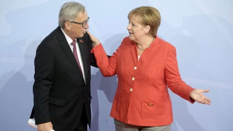 Έκτακτη Σύνοδο Κορυφής για το προσφυγικό θέλει η Μέρκελ