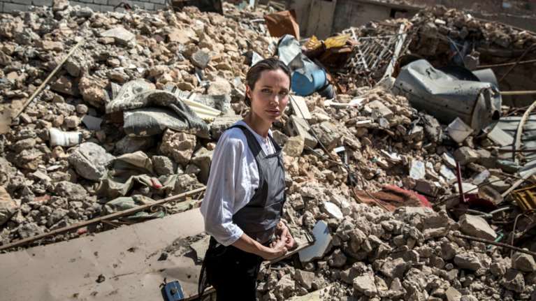 Η Αντζελίνα Τζολί στη βομβαρδισμένη Μοσούλη