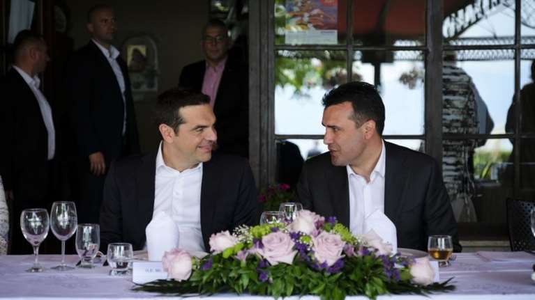 Τσίπρας στους δημοσιογράφους: Σαν τραπέζι γάμου» το γεύμα