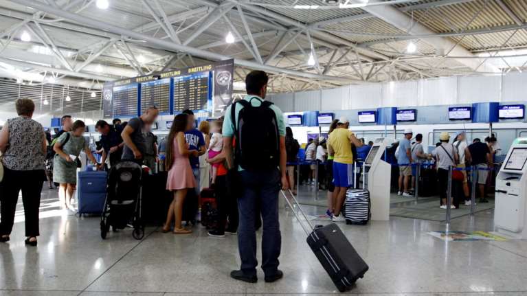 Έρευνα ICAP: Αναξιοκρατία &amp; διαφθορά ενισχύουν το brain drain