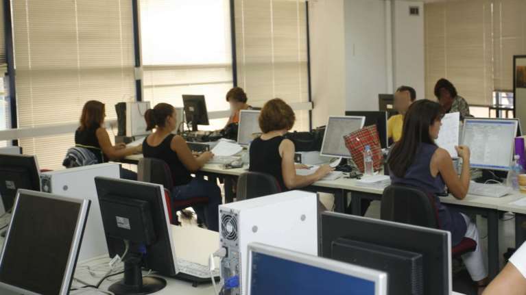 Έρχονται προσλήψεις τηλεφωνητών σε όλο το Δημόσιο - μόνιμοι