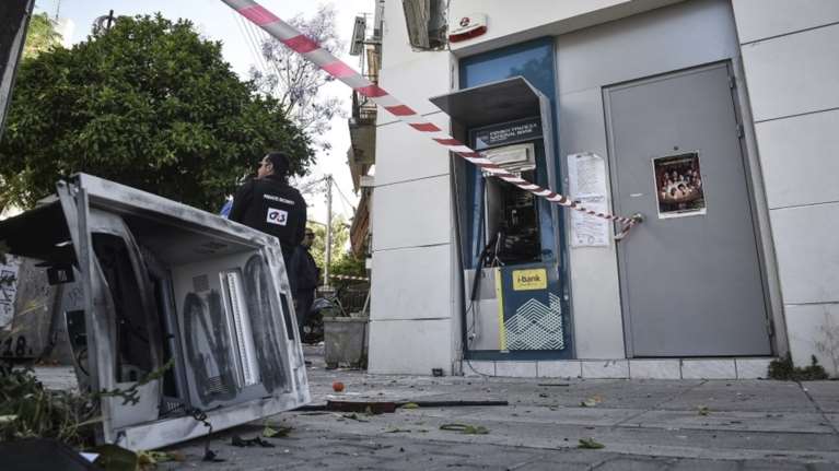 Έκαψαν ΑΤΜ μέσα σε τρεις ώρες σε Ιλίσια, Υμηττό και Πετράλωνα