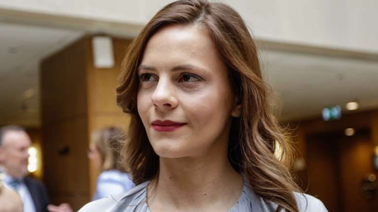 Απόφαση Αχτσιόγλου: 1.000 ευρώ εφάπαξ ενίσχυση σε 702 ανέργους