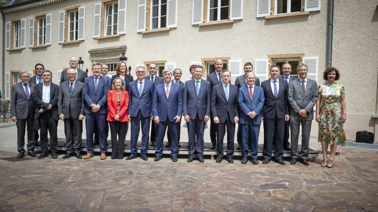 Πηγές ΕΕ: Eίμαστε κοντά σε συμφωνία για το ελληνικό χρέος