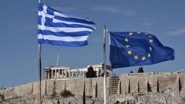 FT: Ιστορική η συμφωνία για το χρέος της Ελλάδας