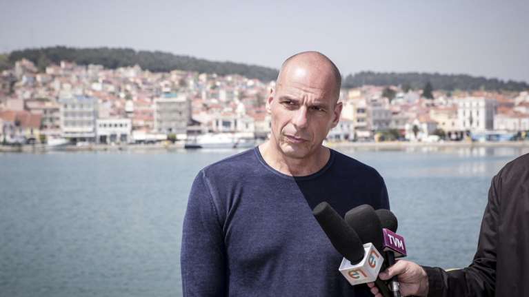 Βαρουφάκης για Eurogroup: Συγχαρητήρια σύντροφοι...