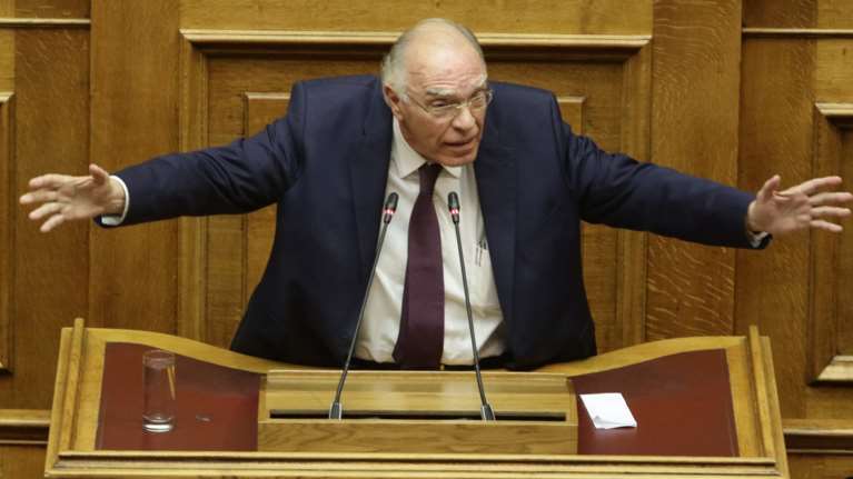 Ένωση Κεντρώων: Στενός κορσές επιτήρησης και μέτρων