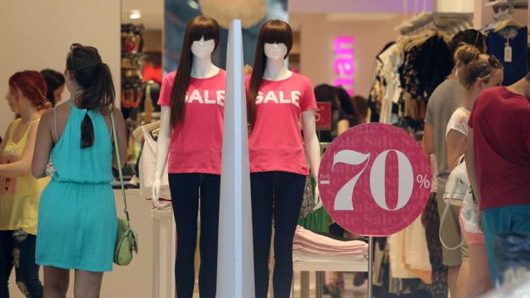 Θερινές εκπτώσεις 2018: Πότε ξεκινούν και ως πότε θα διαρκέσουν