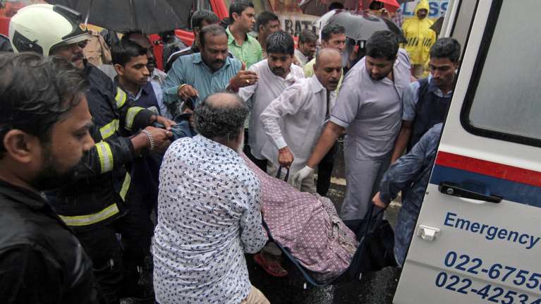 Τραγωδία στην Ινδία: 47 νεκροί από πτώση λεωφορείου σε χαράδρα