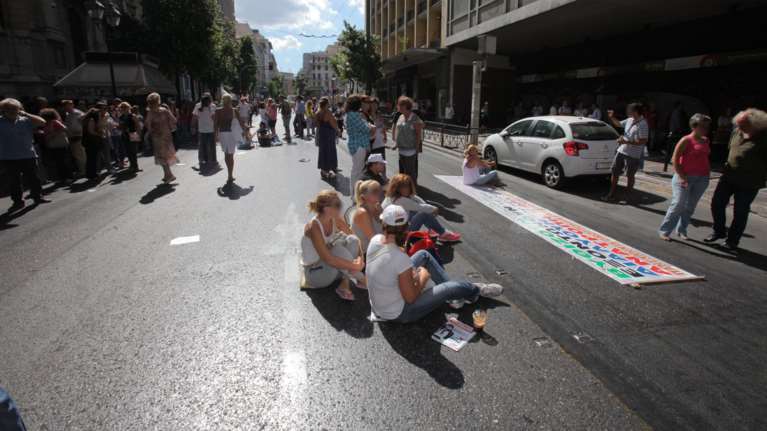 Eurostat: Η Ελλάδα παραμένει πρώτη στην ανεργία των νέων