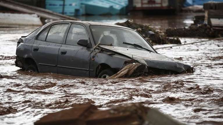 Πειθαρχικές ευθύνες για τις φονικές πλημμύρες στη Μάνδρα