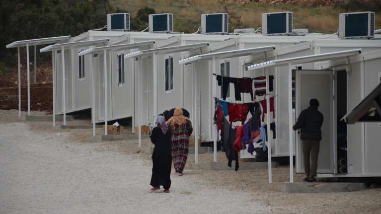 Βίτσας: Στόχος μέχρι τον Σεπτέμβριο να μειωθούν στους 10.000 οι πρόσφυγες