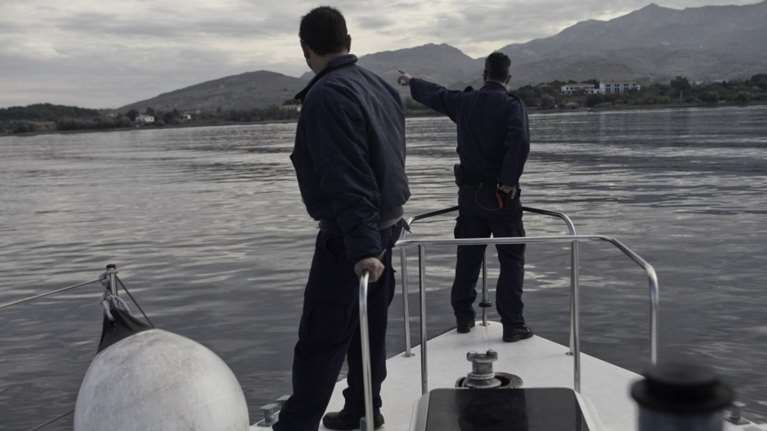 Λέσβος: Νεκρός λιμενικός στο γραφείο του δίπλα από το όπλο του