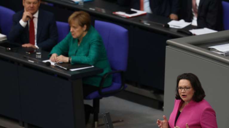 Τελεσίγραφο στη Μέρκελ και από το SPD για το προσφυγικό