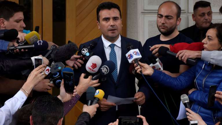 WSJ: Οι δυσκολίες του Ζάεφ να πείσει τους συμπατριώτες του