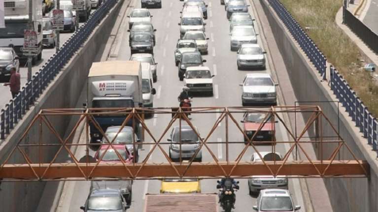 Μποτιλιάρισμα στην Αθηνών-Λαμίας λόγω καραμπόλας