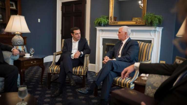 Τηλεφωνική επικοινωνία απόψε, του αντιπροέδρου ΗΠΑ Μ. Πενς με Τσίπρα-Ζάεφ