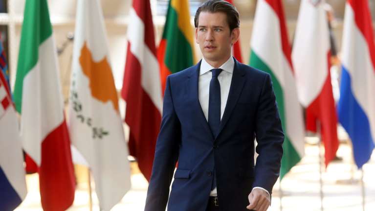 Economist: «Η ΕΕ στην κατεύθυνση των σκληρών πολιτικών του Κουρτς»