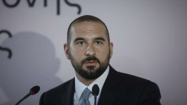 Aυξήσεις μισθών προαναγγέλει ο Δημήτρης Τζανακόπουλος