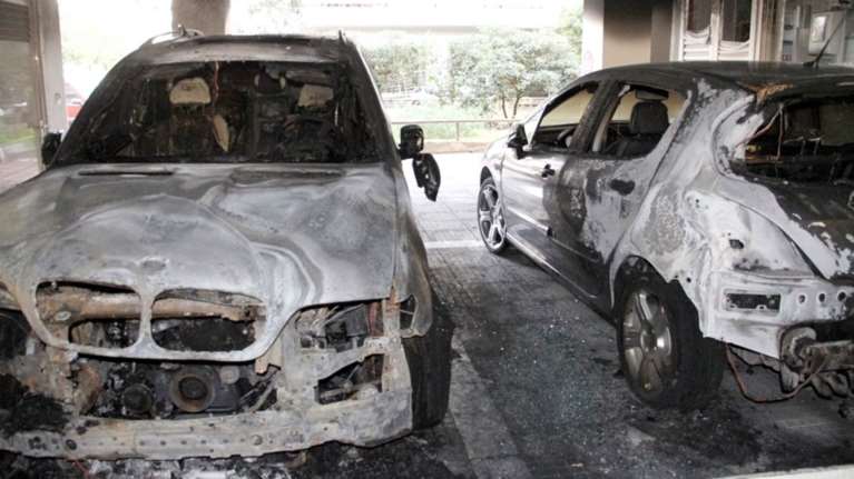 Πυρπόλησαν οχήματα στα Κάτω Πατήσια