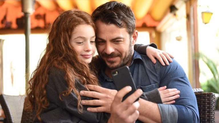 Τι θα κάνει με τα χρήματα από το Τατουάζ η Αθηνά, η μικρή πρωταγωνίστρια;