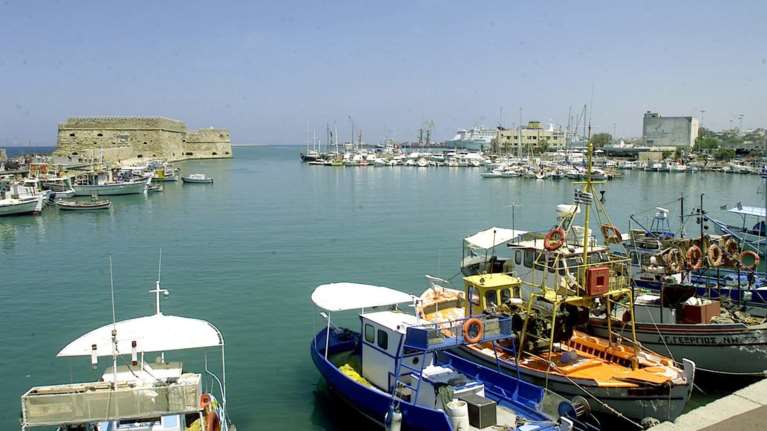 Λιποθυμίες από υπερκόπωση και 10ωρα χωρίς ρεπό στο Ηράκλειο