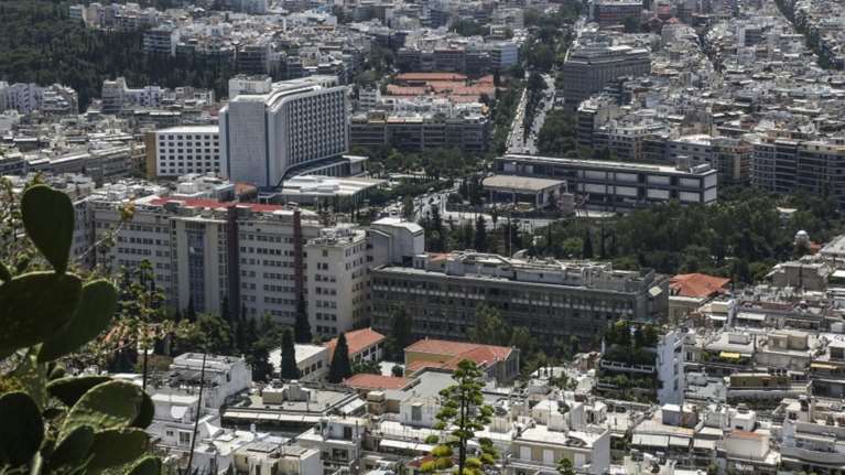 Eurostat: Βαρύ φορτίο για τους Ελληνες το δικό τους σπίτι