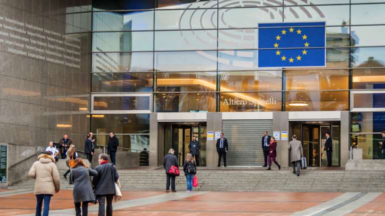 Koμισιόν: Ανάπτυξη όσο η Ελλάδα τηρεί τις μεταρρυθμίσεις