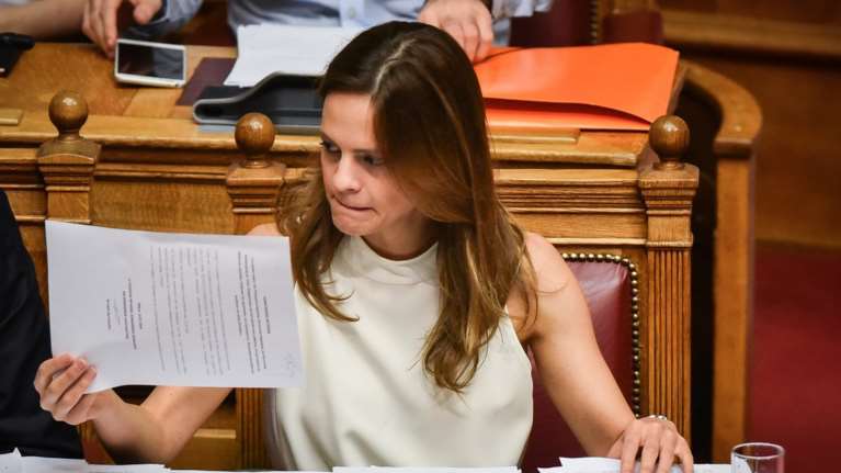 Αχτσιόγλου: Βοήθημα σε αυτοαπασχολούμενους του τέως ΕΤΑΑ