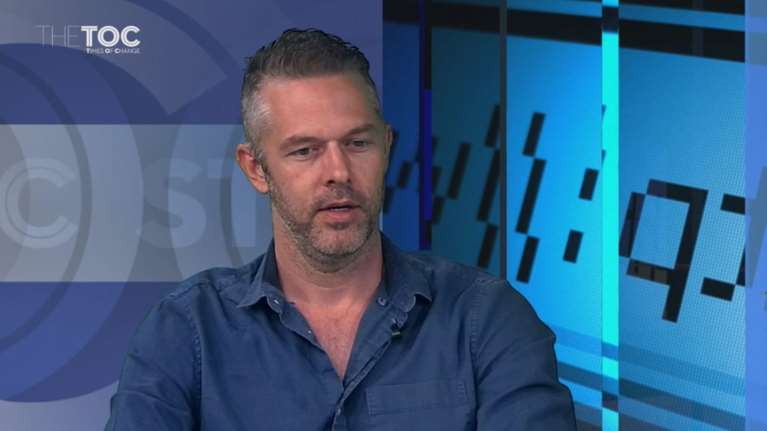 O Xρήστος Λούλης μιλά στο TOC για την Ηλέκτρα, το θέατρο και τις κλίκες