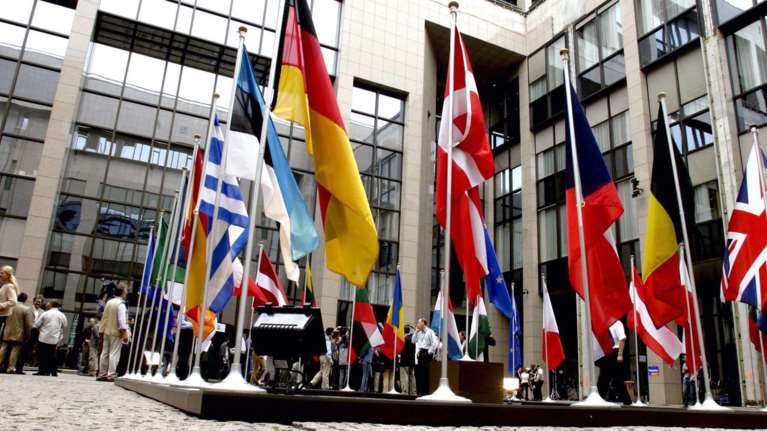 Συνεργασία με τη Λιβύη στο μεταναστευτικό επιδιώκει η ΕΕ