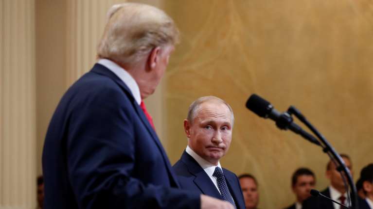 Ελσίνκι: Ο Τραμπ έκλεισε (κυριολεκτικά) το μάτι στον Πούτιν; -βίντεο