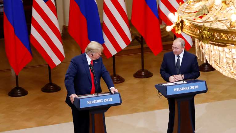 Le Monde: Kυρίαρχος ο Πούτιν στη συνάντηση του Ελσίνκι