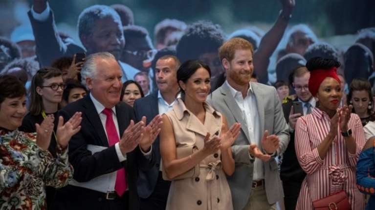 Χάρι και Μέγκαν συναντήθηκαν με την εγγονή του Νέλσον Μαντέλα