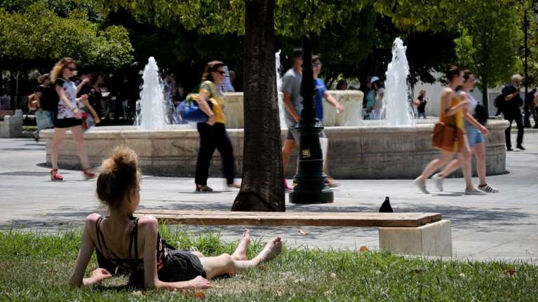 Έρχεται ο πρώτος καύσωνας του φετινού καλοκαιριού