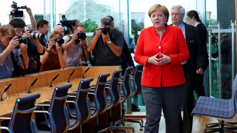 Μέρκελ: Τα προγράμματα θα συνεχίσουν να επιδρούν στην Ελλάδα