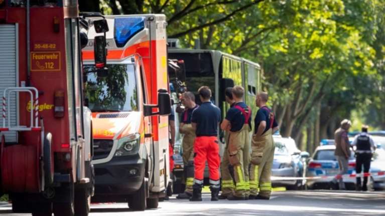 Ποιος είναι ο δράστης της επίθεσης με μαχαίρι σε λεωφορείο στη Λούμπεκ