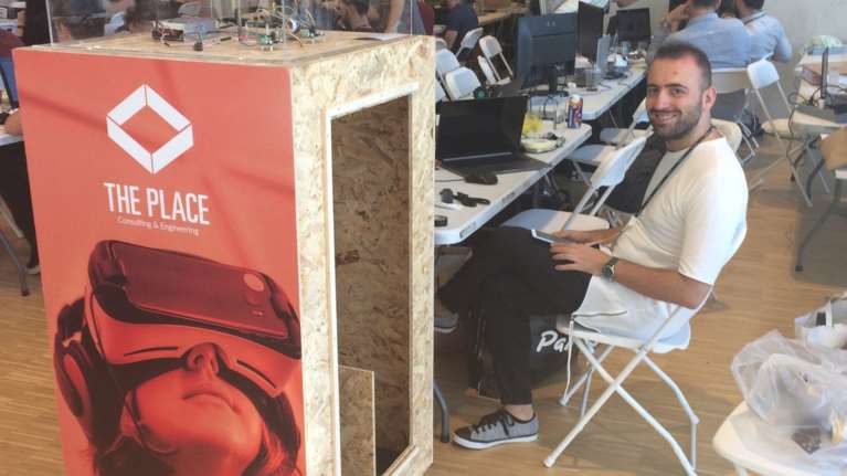 «Έξυπνος» κάδος ανακυκλώνει μόνος του τα απορρίμματα