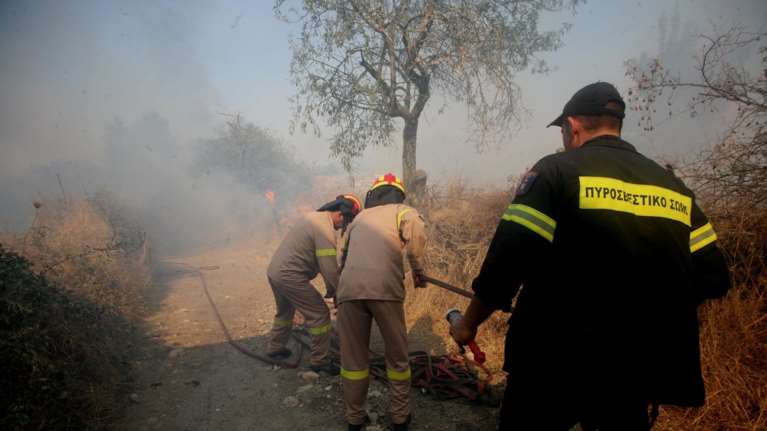 Συναγερμός στην Κρήτη: Μεγάλη φωτιά στο Λασίθι