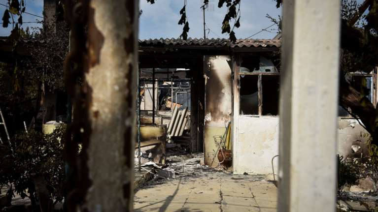 Μαρτυρίες των κατοίκων: Σε μισή ώρα η φωτιά μας σάρωσε