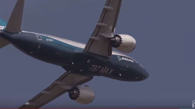 Απίστευτο βίντεο- Ο πιλότος απογείωσε κάθετα το Boeing 737!